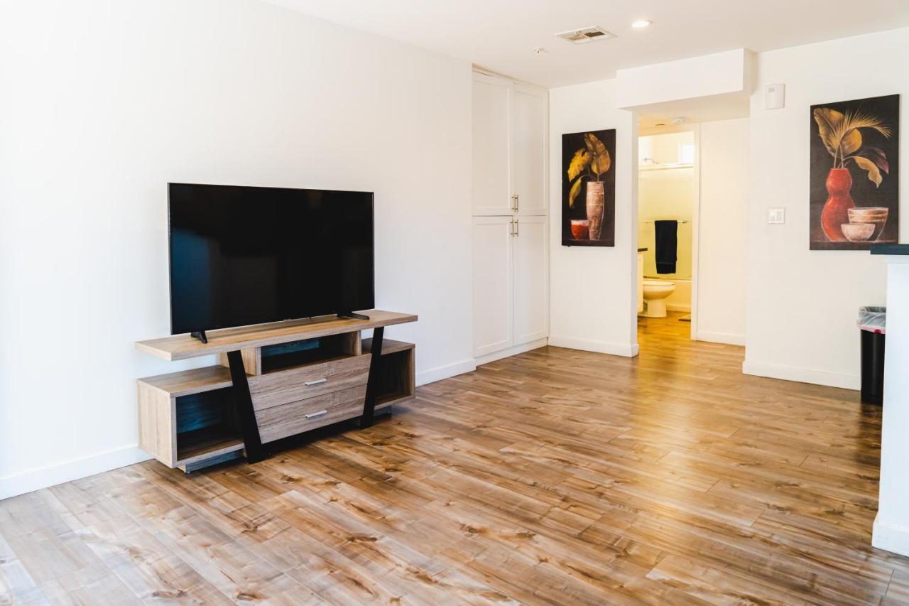 Modern Remodeled 1-Bedroom Close To Hollywood Walk Of Fame With Parking Лос-Анджелес Экстерьер фото